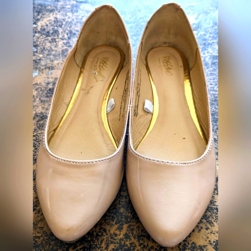 Mossimo Brand size 8.5, ladies flats, GUC